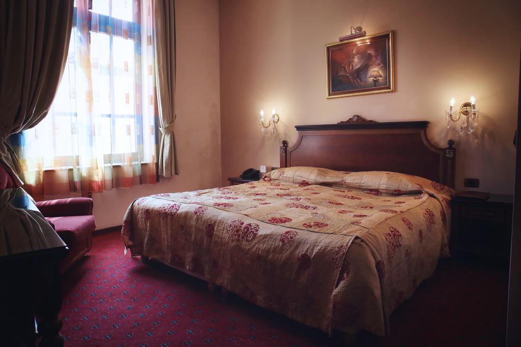 Hotel Millenium Бітола Екстер'єр фото