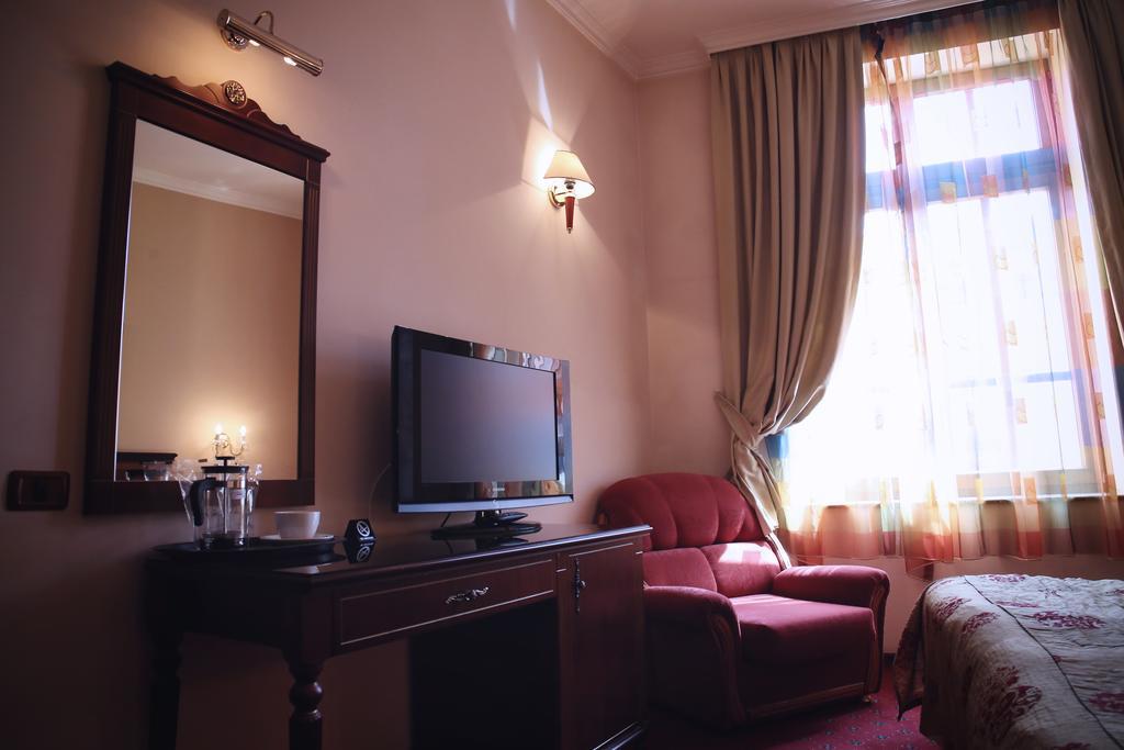 Hotel Millenium Бітола Екстер'єр фото