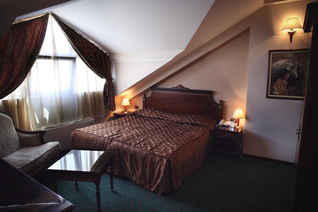Hotel Millenium Бітола Екстер'єр фото