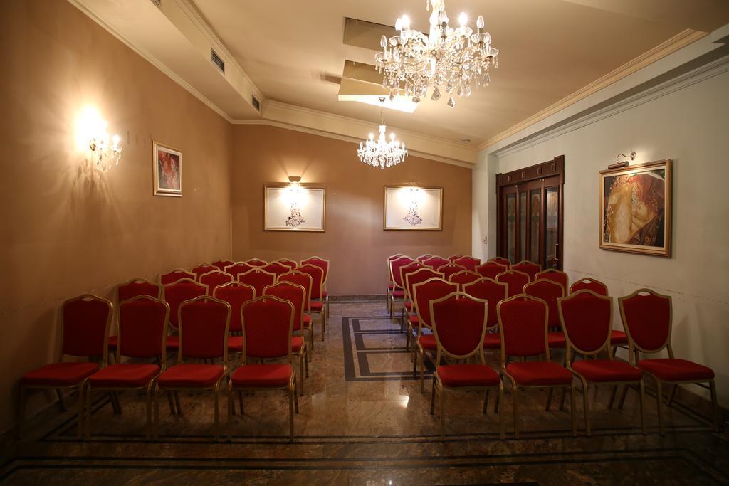 Hotel Millenium Бітола Екстер'єр фото